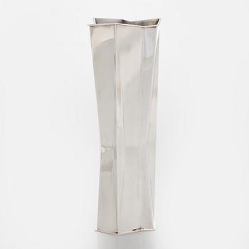 Tapio Wirkkala, A silver vase, model TW 6-3, Kultakeskus, Hämeenlinna 1963.