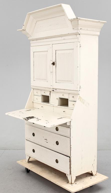 KRONSKÅP, gustavianskt provinsarbete, omkring 1800.