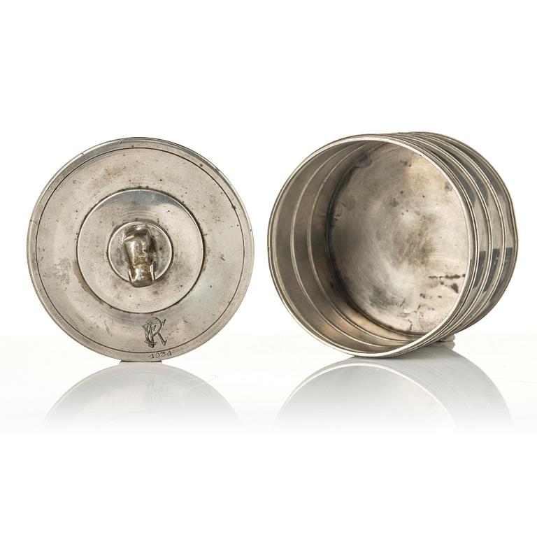 Sylvia Stave, burk med lock, modell 5278, C.G. Hallberg, Stockholm, 1933.