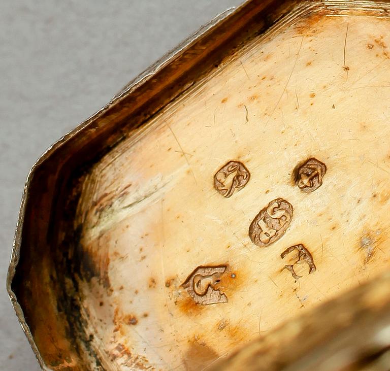 DOSOR, 3 st, silver, 1800-tal. Vikt ca 31 g.