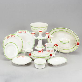 A porcelaine service 'God Jul', Rörstrand / Gustavsberg (88 pc).