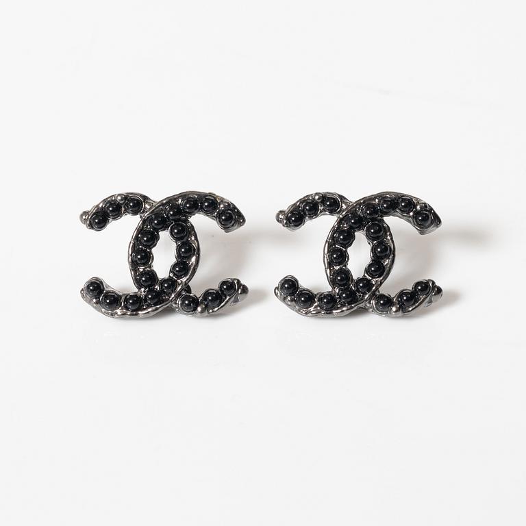 Chanel,.