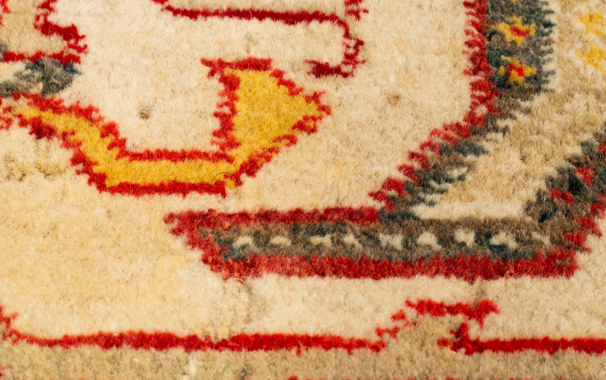 Matta, antik Indisk, sannolikt Agra, ca 467,5-474 x 369,5-374 cm.