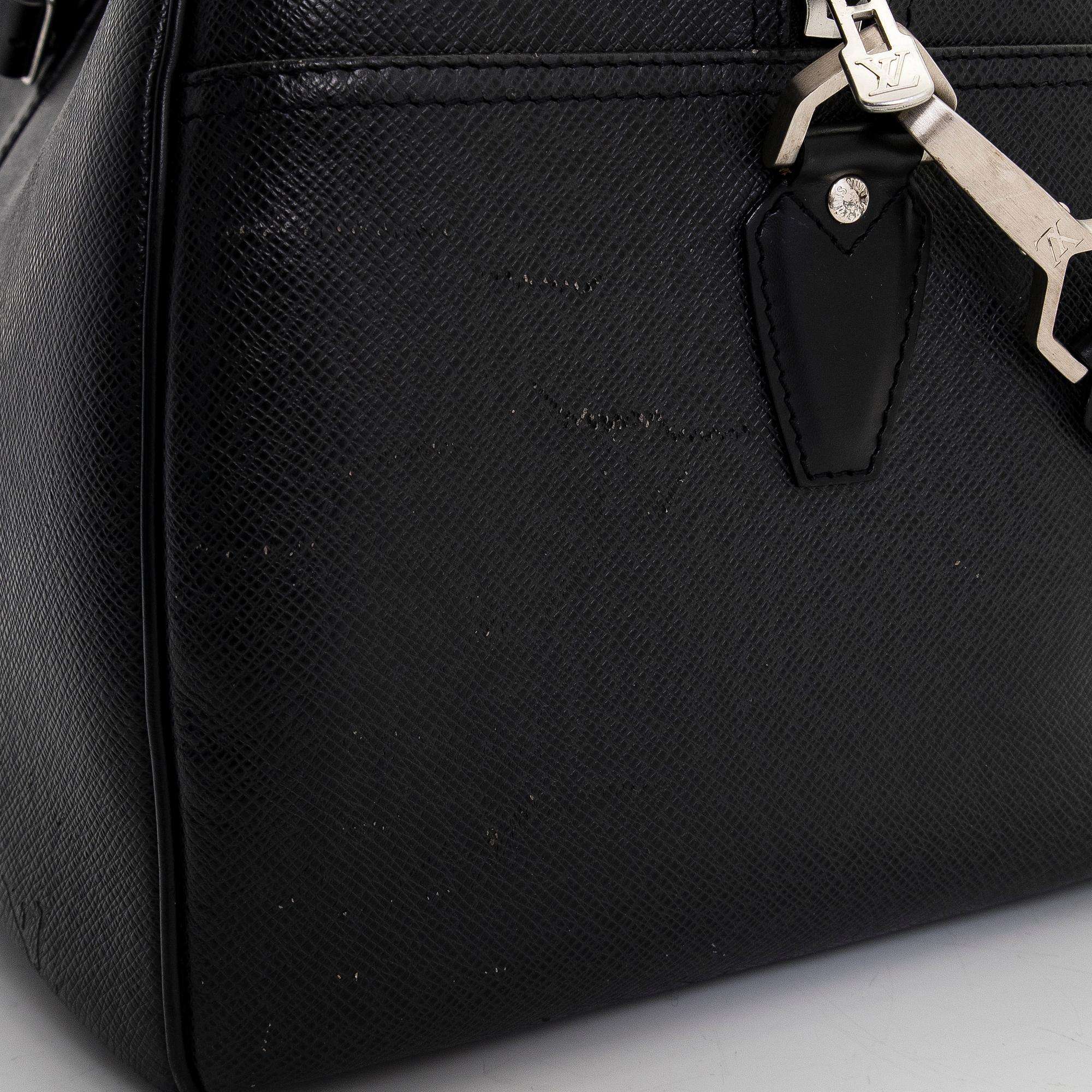 Louis Vuitton, weekendbag, "Taiga Kendall GM".