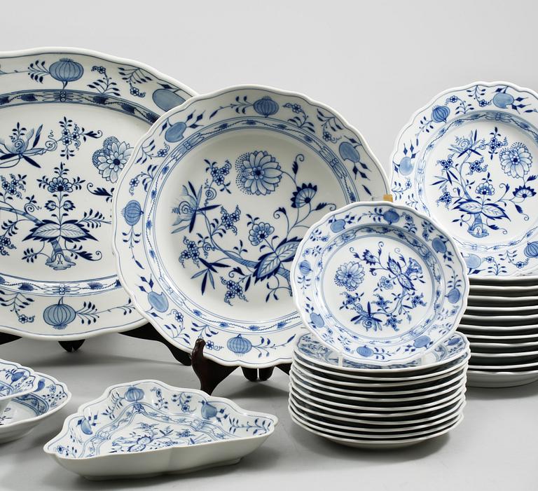 SERVISDELAR, 29 st, porslin, Meissen, 1900-tal.