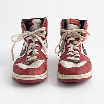 Sneakers, "Air Jordan 1 Chicago", Nike, 1985.