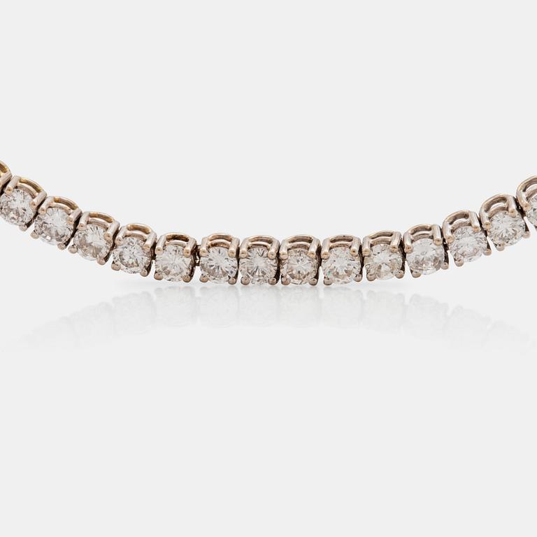 A circa 15.6 ct brilliant cut diamond necklace.