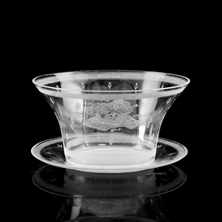 Edward Hald, An engraved Orrefors glass bowl with stand, first half of 20th Century.