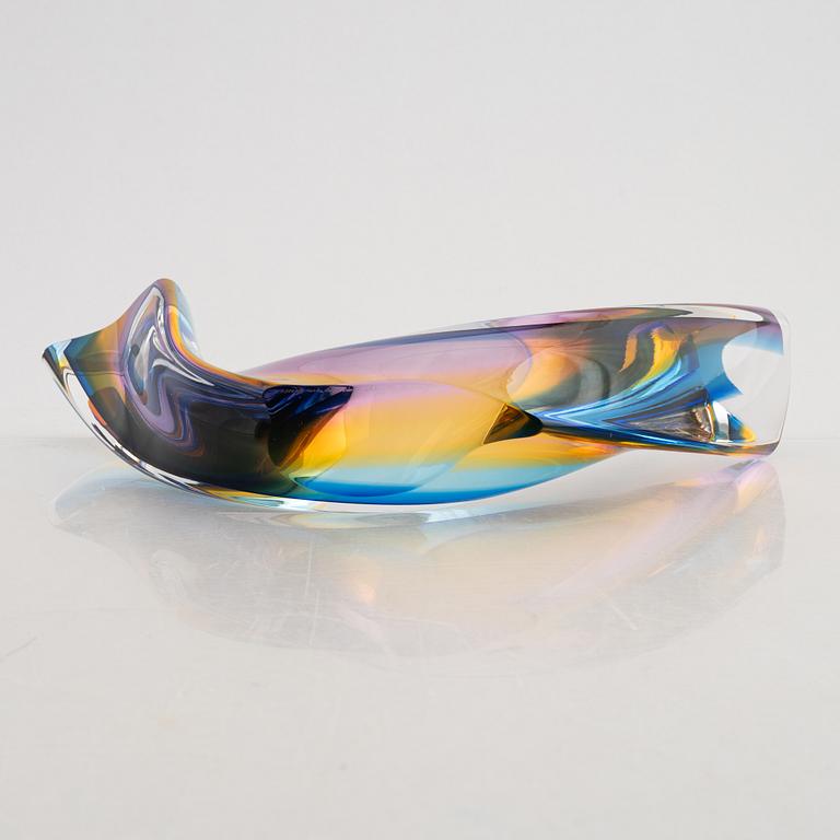 Göran Wärff, a glass sculpture, "Fenomen Prisma", numbered 222/399.