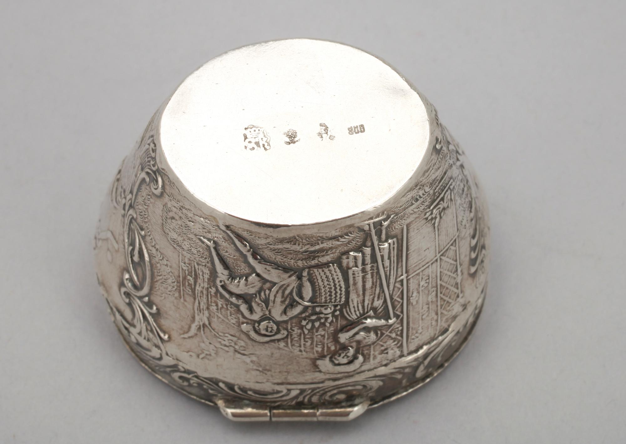 DOSA, 800 silver, Simon Rosenau , Tyskland 1900-tal. Vikt 47 g.