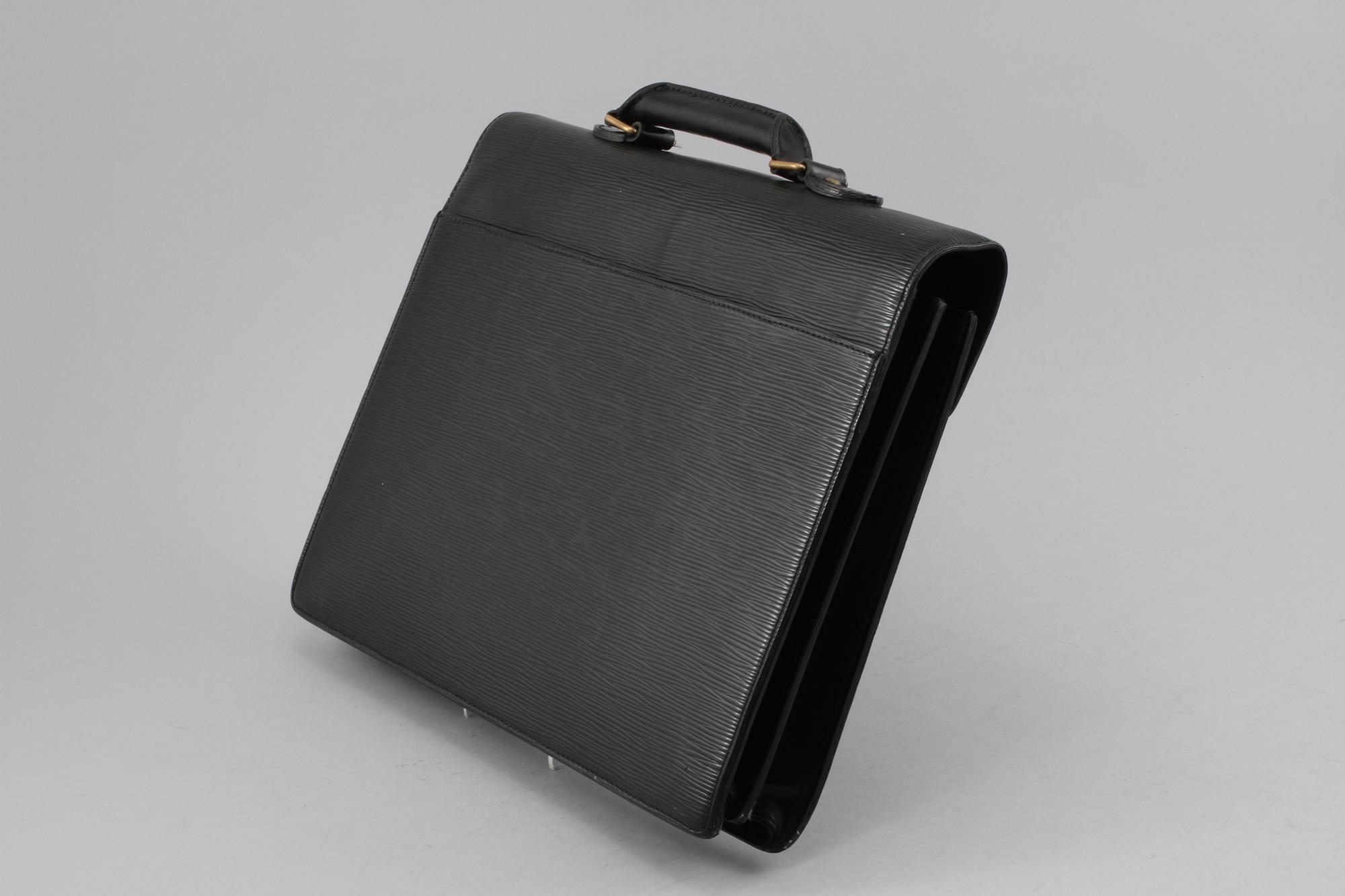 PORTFÖLJ, "Serviette conseiller ambassadeure Epi", Louis Vuitton.