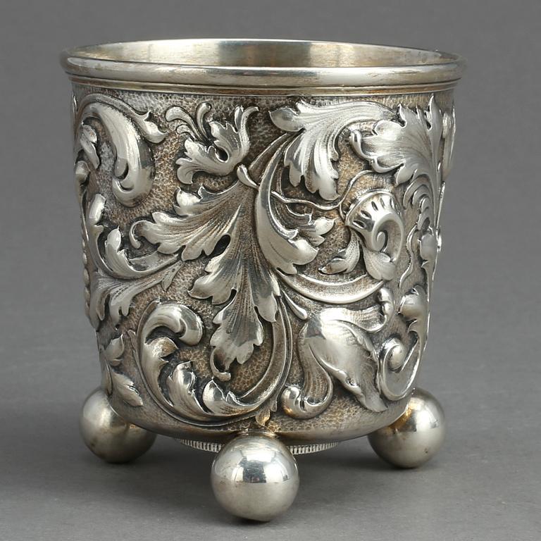 BÄGARE, silver, CG Hallberg, 1894. Vikt ca 153 gram.