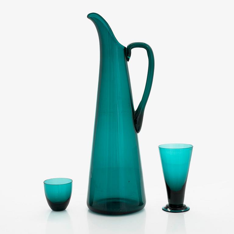 Nanny Still,  9 + 6drinking glasses, and a jug, model T/335, "Nukkumatti", Riihimäen Lasi.