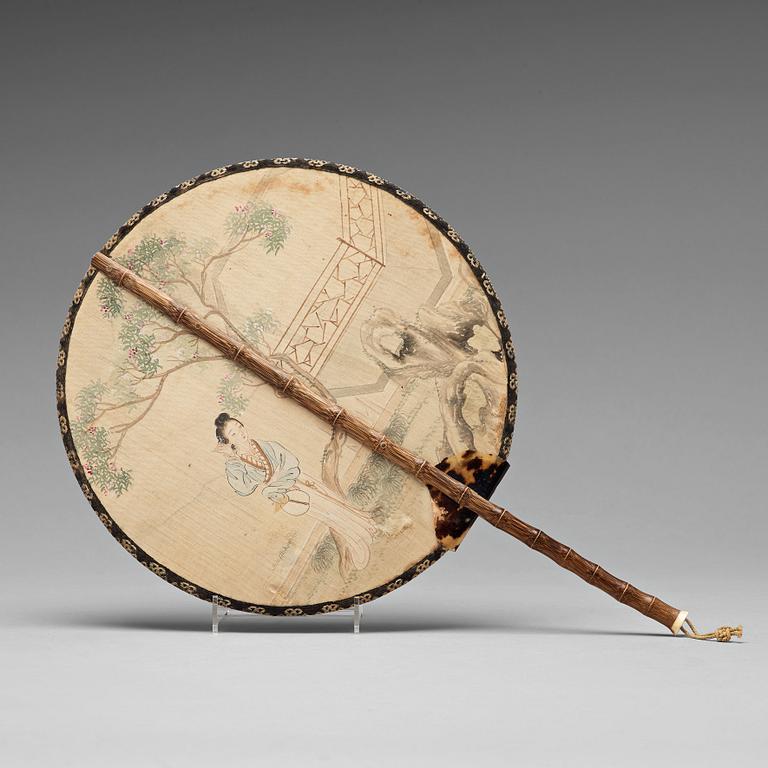 A round fan, Qing dynasty, 19th Century.