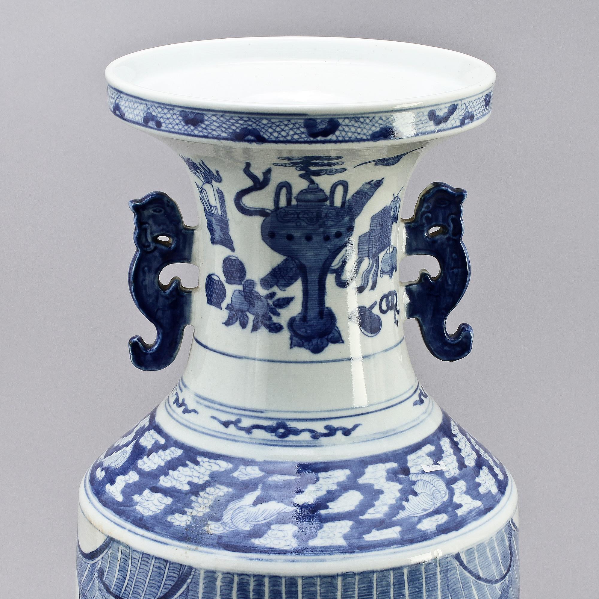 HÄNKELURNA, porslin, Kina, 1900-tal.