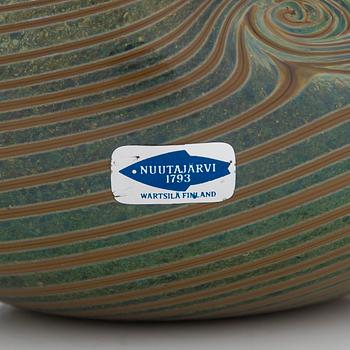 Oiva Toikka, a glass bird signed O. Toikka Nuutajärvi.