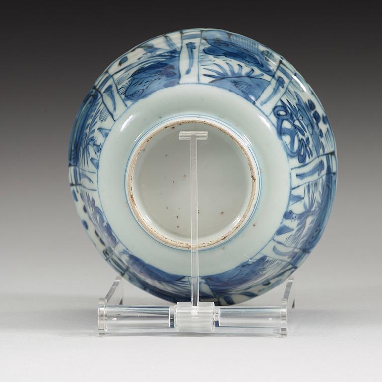 A blue and white bowl, Ming dynasty, Wanli (1572-1620).