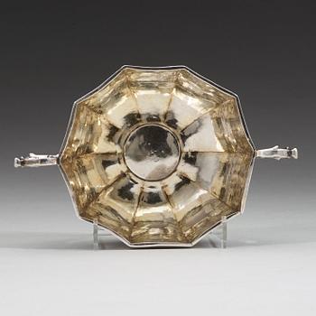 A Swedish 17th century parcel-gilt bowl, mark of Jöran Heieronymi Bernegau, Norrköping (-1648-1679).