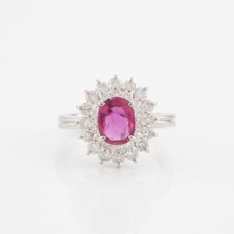 Ring, platinum with ruby and brilliant-cut diamonds, accompanying GIA report.