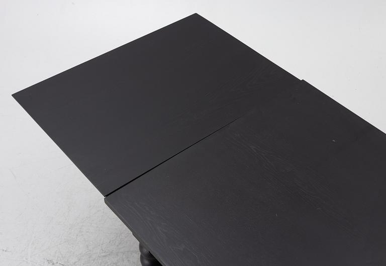 Dining table, first half of the 20th century.