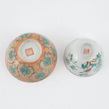 A Chinese famille rose bowl and cup, late Qing dynasty/around 1900.