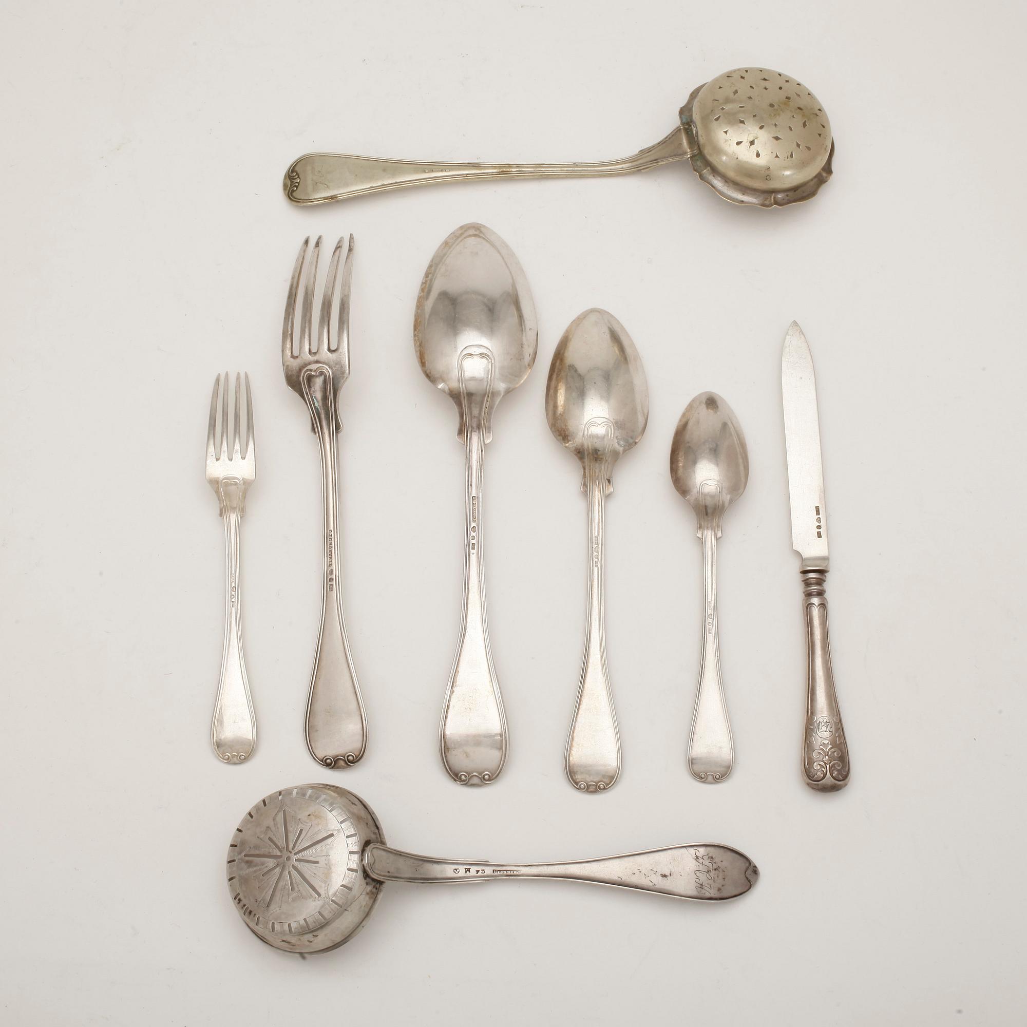 BESTICKSERVISDELAR, 45 delar, silver, bland annat C.J. Grönvall, mestadels omkring sekelskiftet 1900. Vikt ca 2114 gram.
