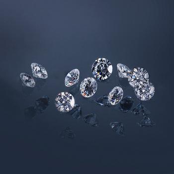 DIAMANTER, 10 st, oinfattade, briljantslipade, 1.01 ct enligt certifikat.