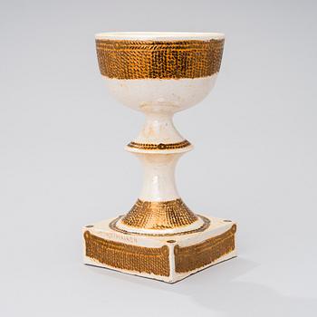 BIRGER KAIPIAINEN, A GOBLET. Signed Kaipiainen.