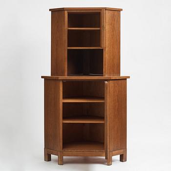 Oscar Nilsson, attributed to, a corner cabinet, likely executed at Isidor Hörlin AB, Stockholm in the 1930s-1940s.