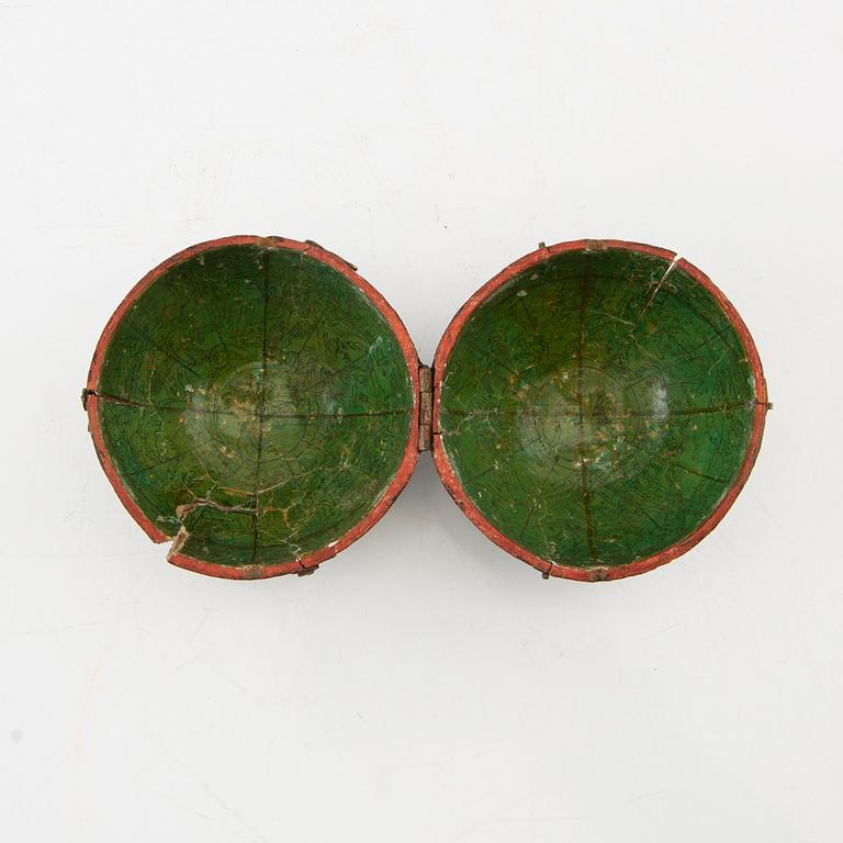 Reseglob med etui, av T. Harris & Son (globfabrikörer verksamma i London, 1802-1907), daterad 1812.