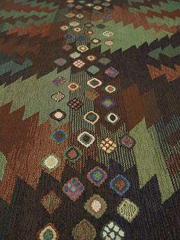 BARBRO NILSSON, matta, gobelängteknik, 289,5 x 238,5 cm, "Tånga brun och grön", signerad AB MMF BN.