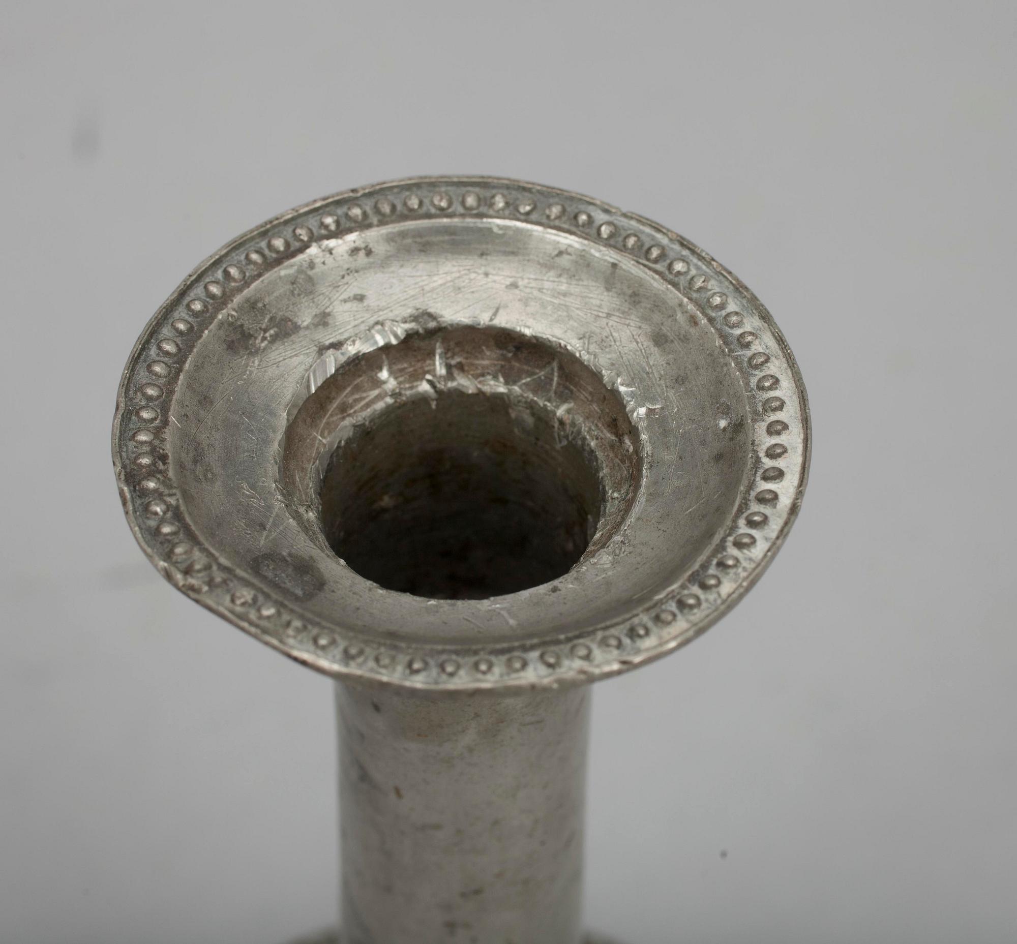 LJUSSTAKAR, ett par, tenn, 1800-talets första hälft.