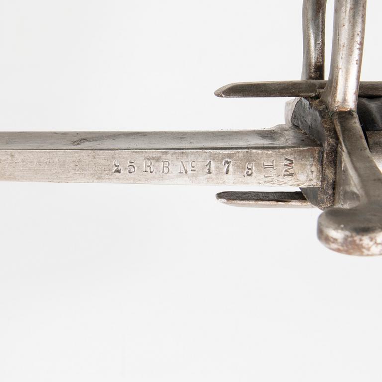 Sabel, svensk, m/1825 för Livregementet och Smålands husarer, med balja.