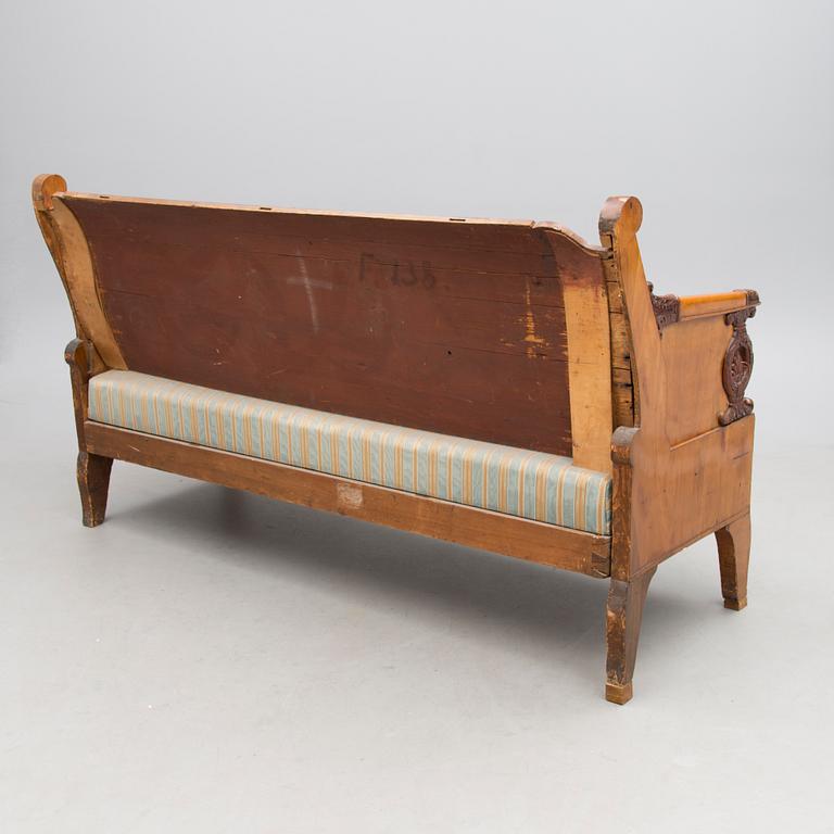 A biedermeier sofa from the 1830s-1840s.