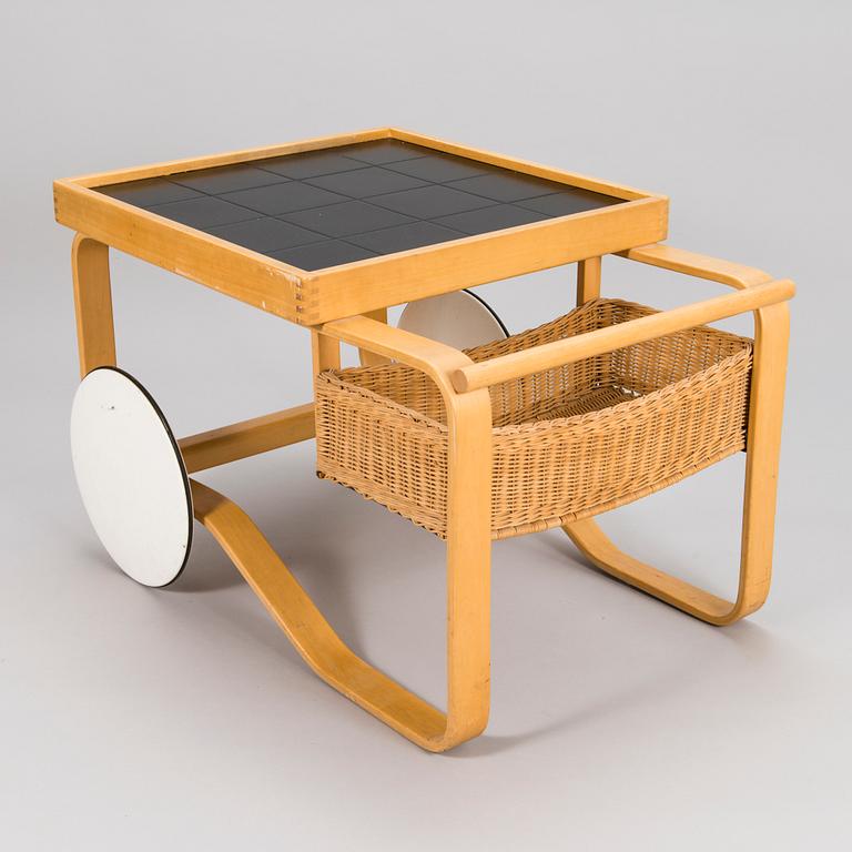 ALVAR AALTO, A 1960s-70s tea trolley model '900 for Artek.