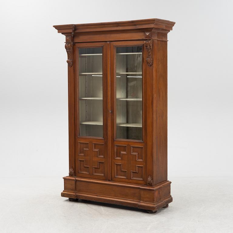 A mahogany veneered cabinet, circa 1900.