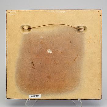 STIG LINDBERG, a stoneware wall plaque, Gustavsberg 1960/70s.