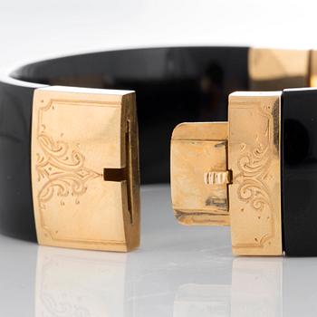 Armband onyx och 18K guld samt pärlor.
