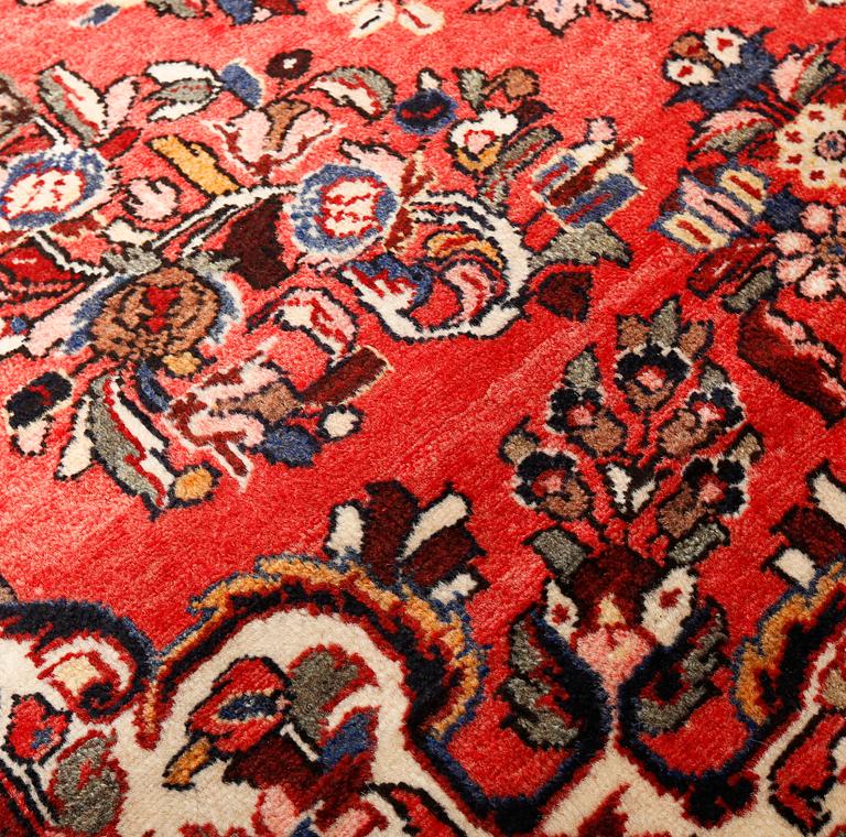 MATTA, Hamadan. Ca 235x160 cm.