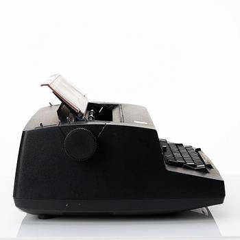 Skrivmaskin, IBM Selectric Typewriter 670X samt fotografi, Mikael Jansson.