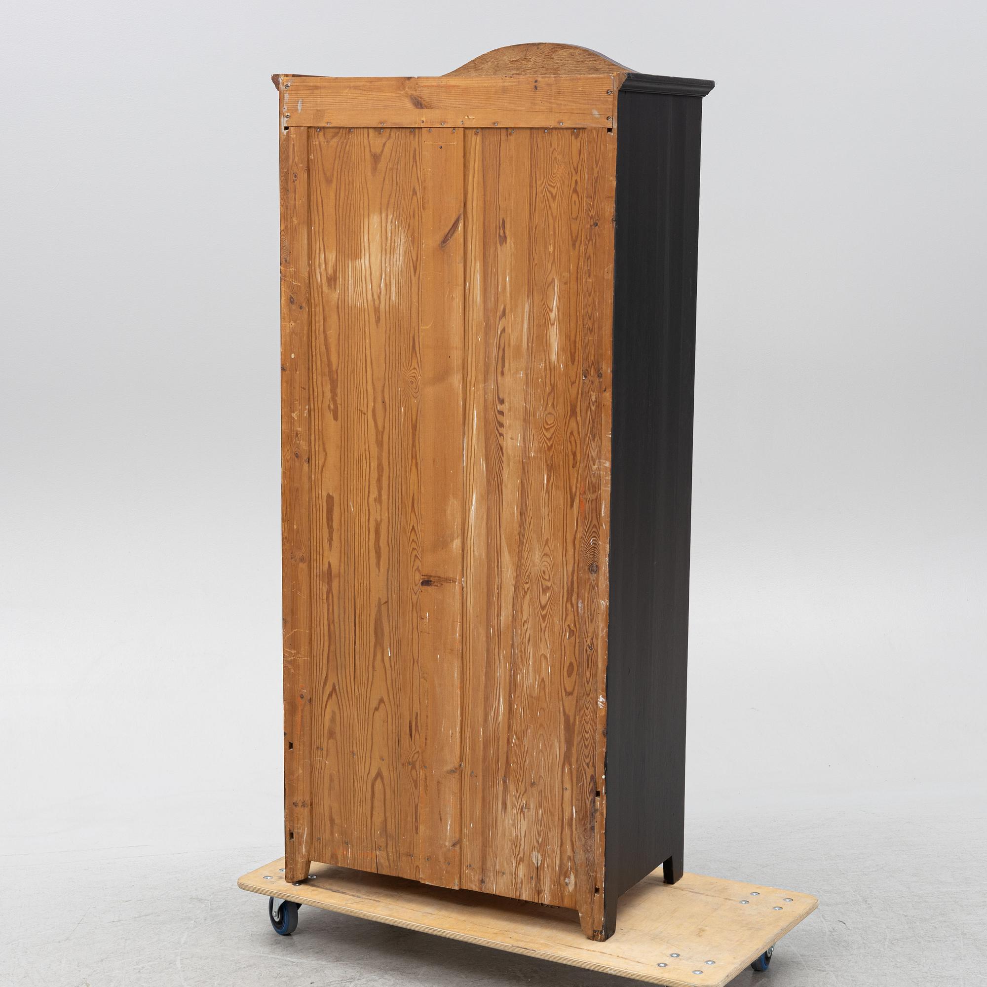 Klädskåp, tidigt 1900-tal.