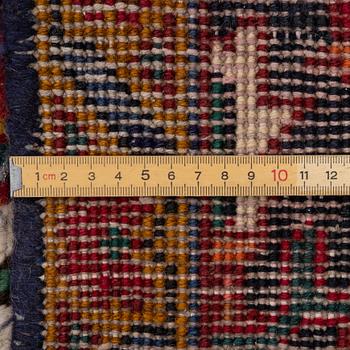 Matta, troligen Ahar, ca 340 x 245 cm.