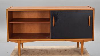 SIDEBOARD, Troeds, 1900-talets andra hälft.