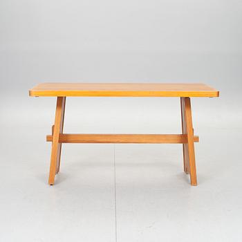 MATBORD OCH STOLAR, ett par. Trol Svensk fur, 1900-talets första hälft.