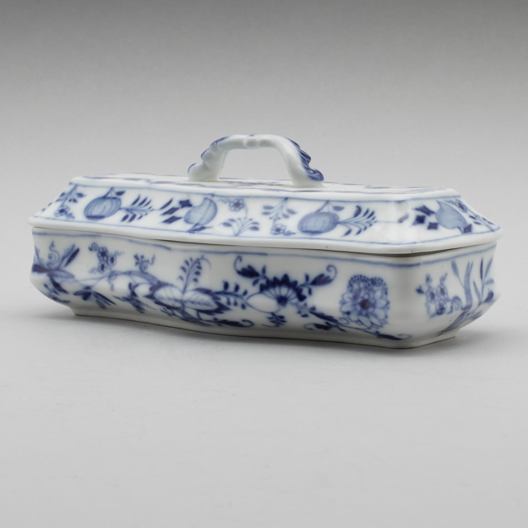 KAMASK, porslin, Meissen, 1900-talets mitt.