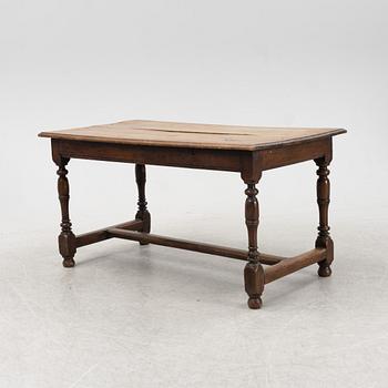 An oak Baroque style table from aroudn the year 1700.