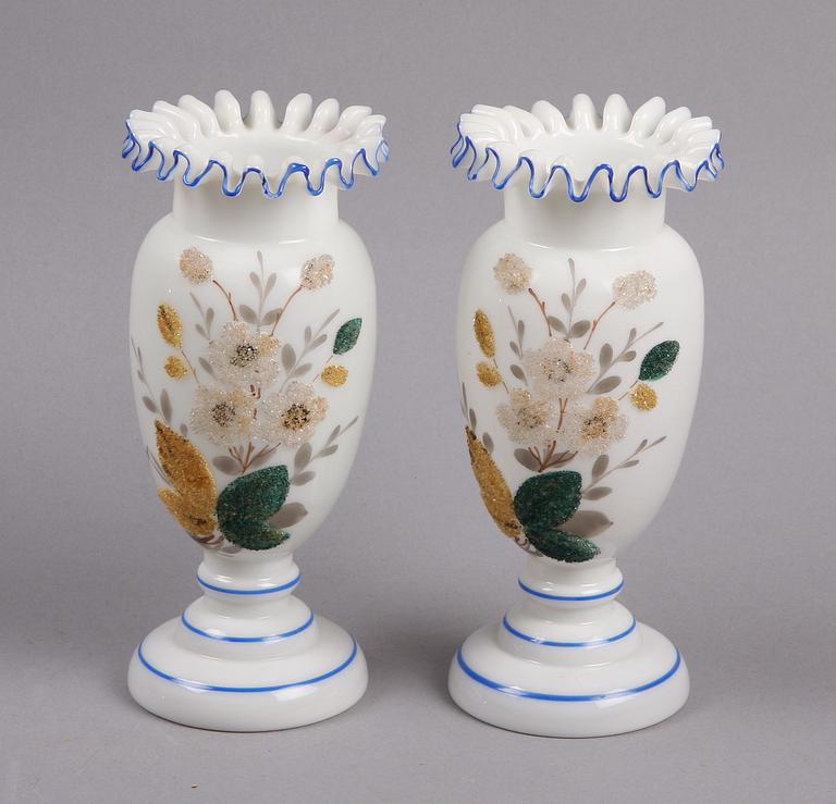 VASER, ett par, flussglas, omkring 1900.