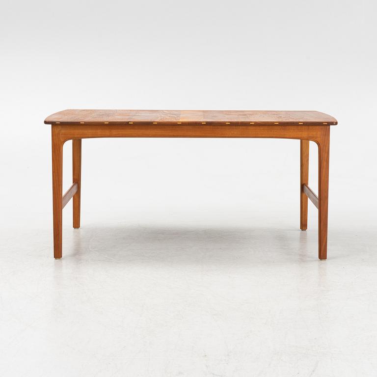 Tove & Edvard Kindt Larsen, a teak-veneered coffee table, Seffle Möbelfabrik, Sweden, 1960's.
