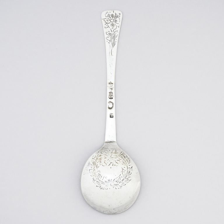 A Danish early 18th century silver spoon, unidentified makers mark, Copenhagen between 1717-1729.