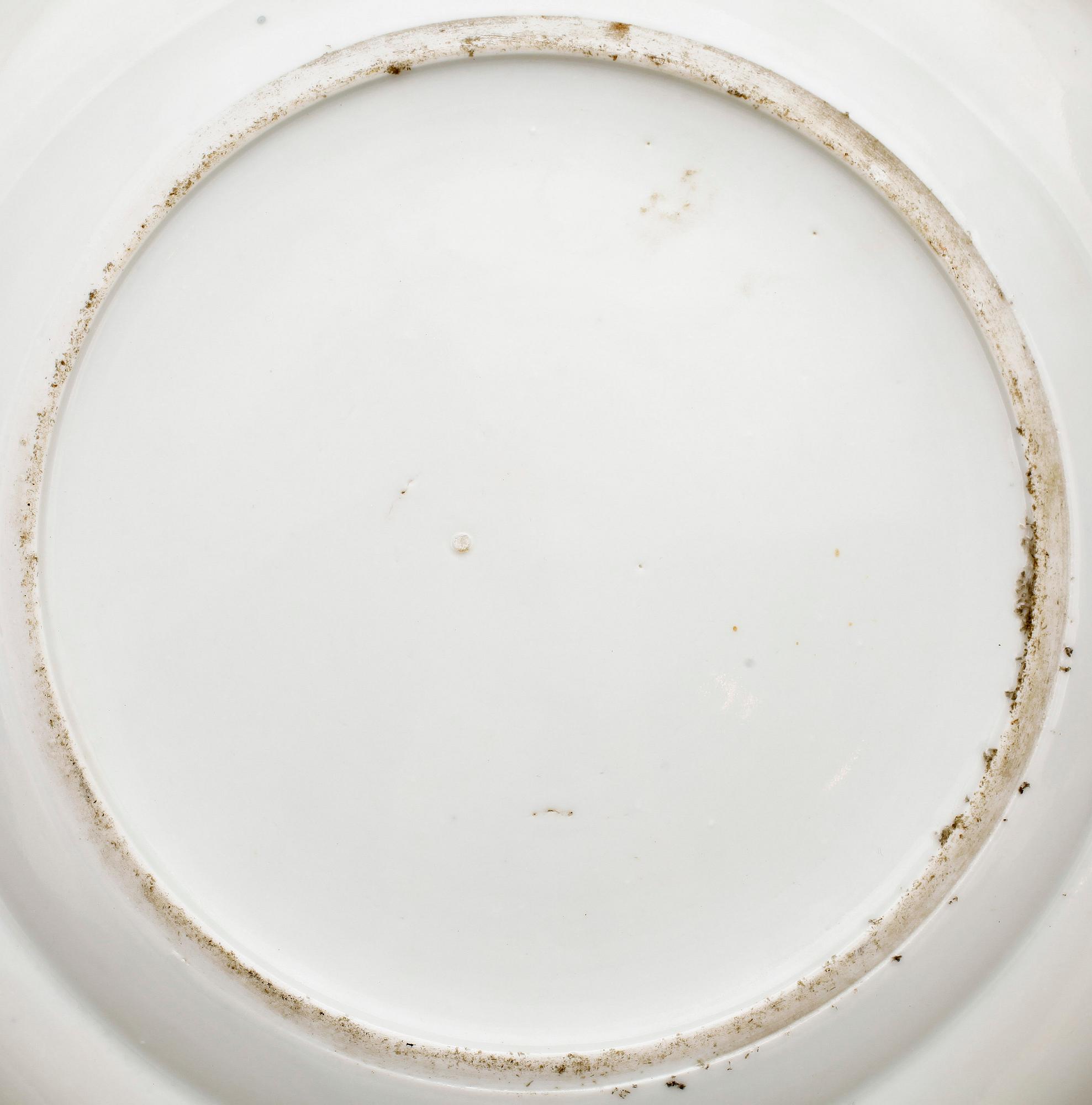 TALLRIK samt VAS, porslin, Kina, Kanton, 1800-tal.